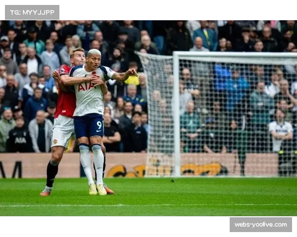 足球运动中的激情瞬间:欧联杯决赛感人画面 足球运动中的激情瞬间:欧联杯决赛感人画面